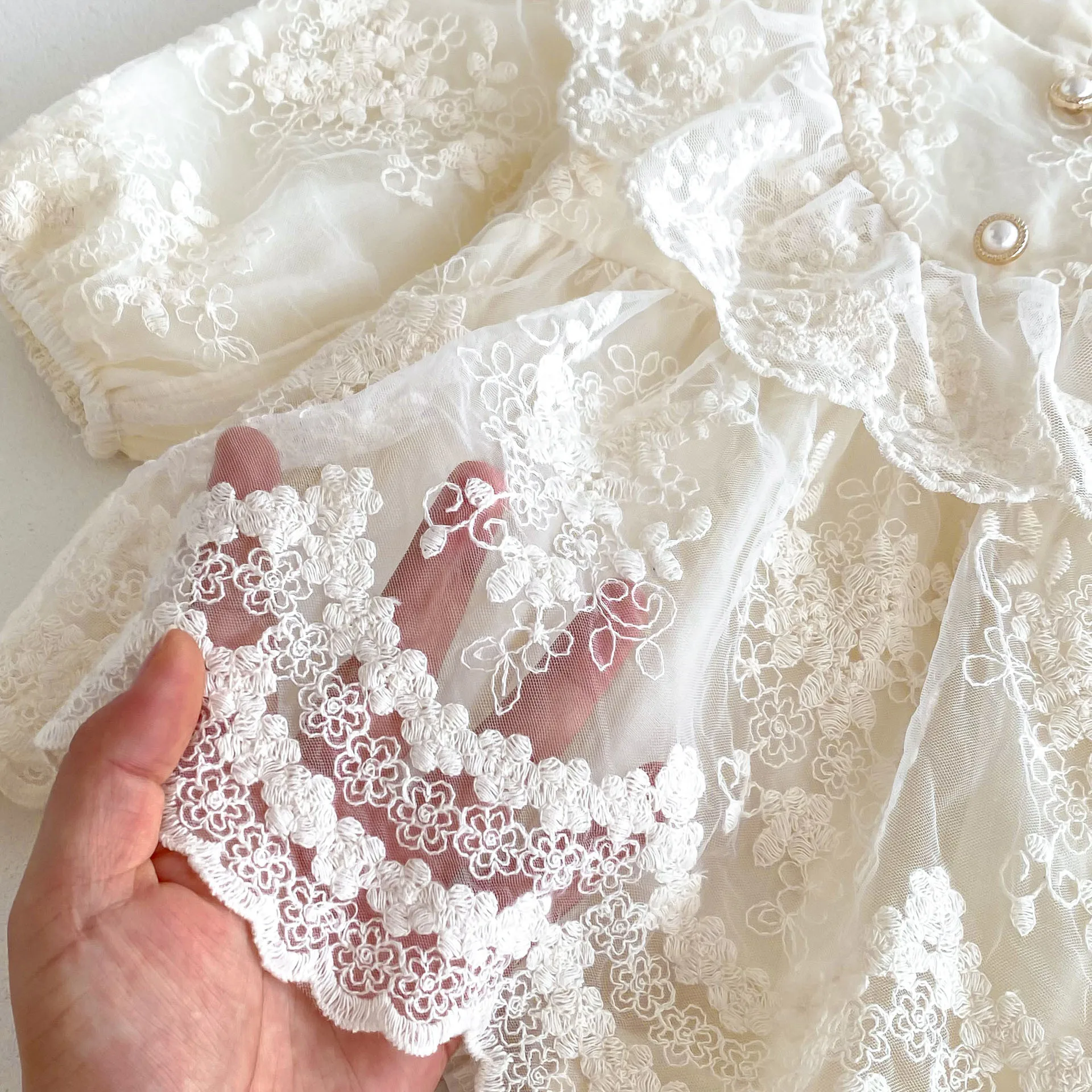 2026 Baby Girl Princess Dress 0-24M Vintage Lace Embroidered Ruffled Collar Romper Dress with Snap Closure Formal Party Dress