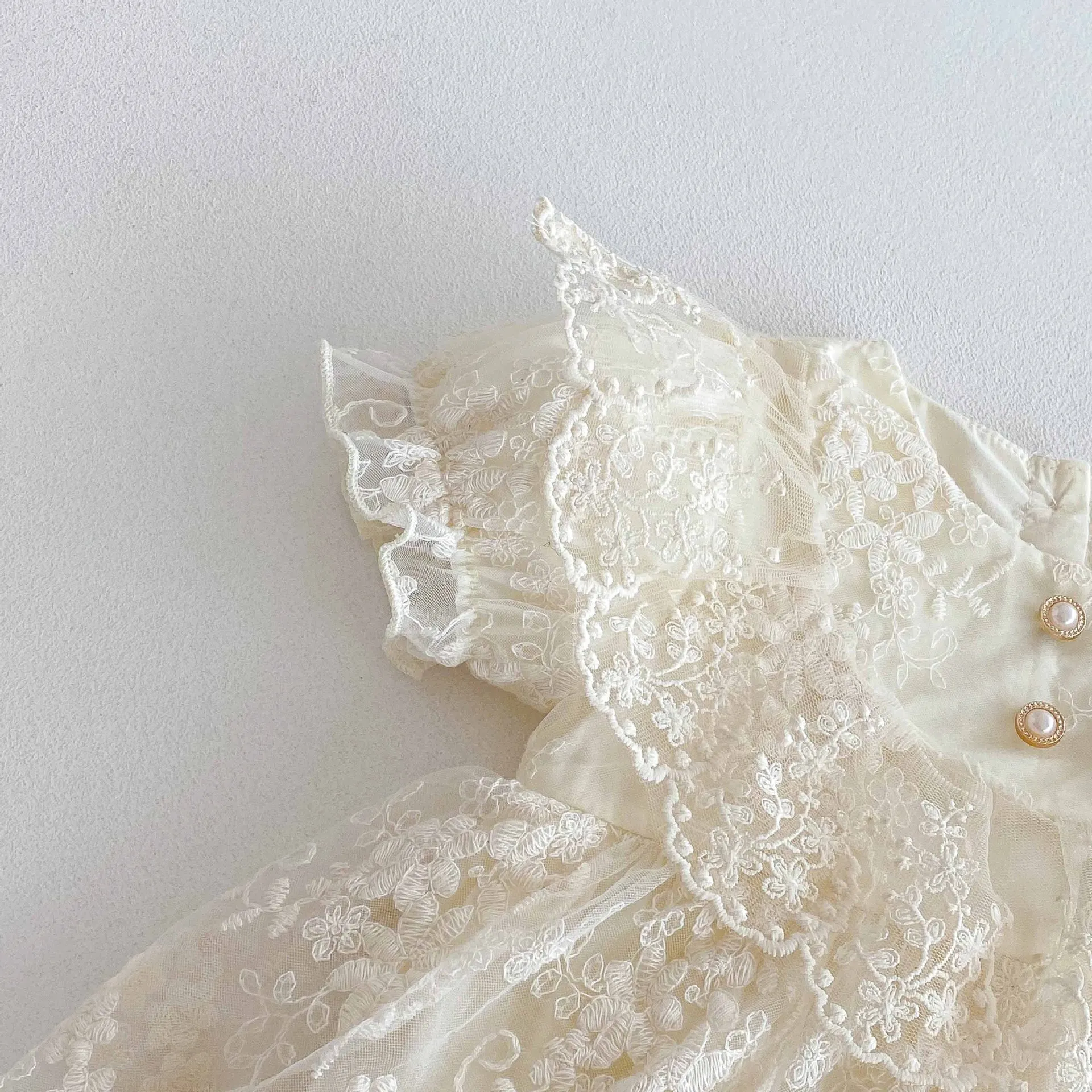 2026 Baby Girl Princess Dress 0-24M Vintage Lace Embroidered Ruffled Collar Romper Dress with Snap Closure Formal Party Dress