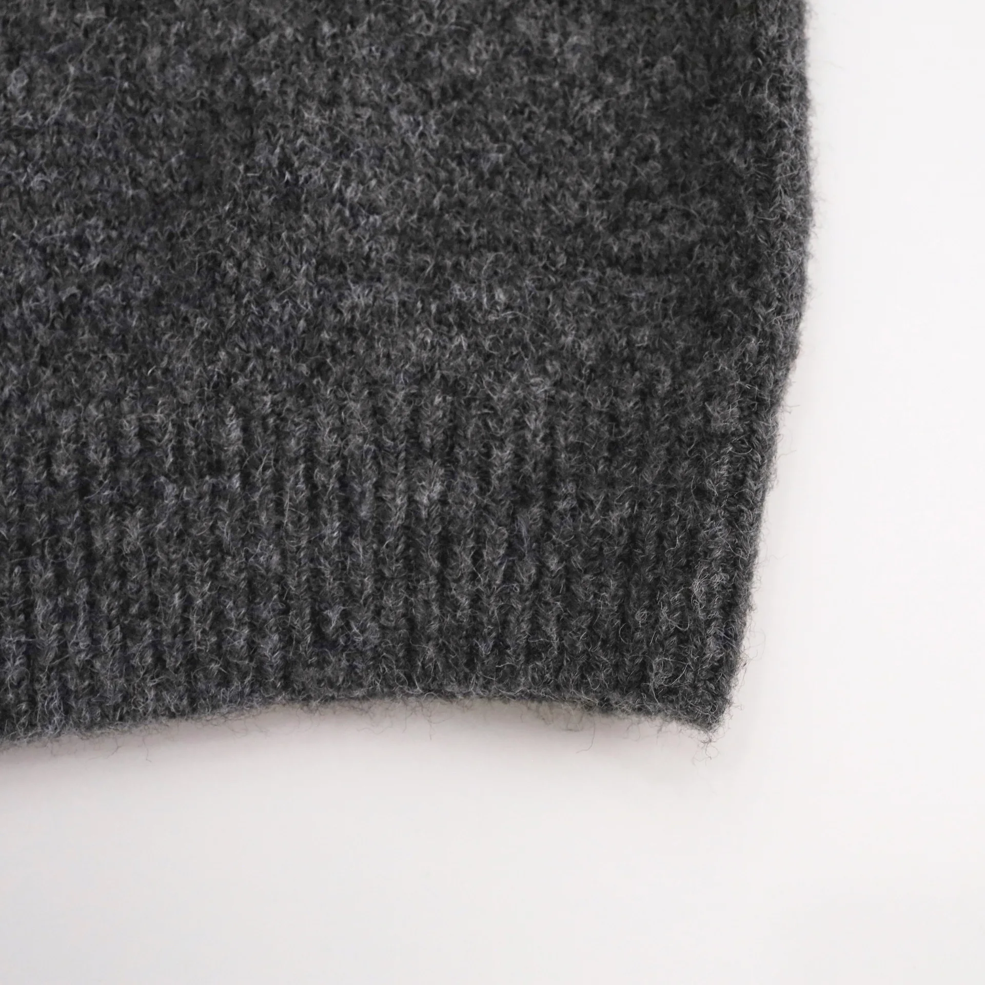 Autumn New Kids Sweaters Turtleneck Girls Knitwear Cute Duck Emboridery Boys Knit Pullover Kids Clothes