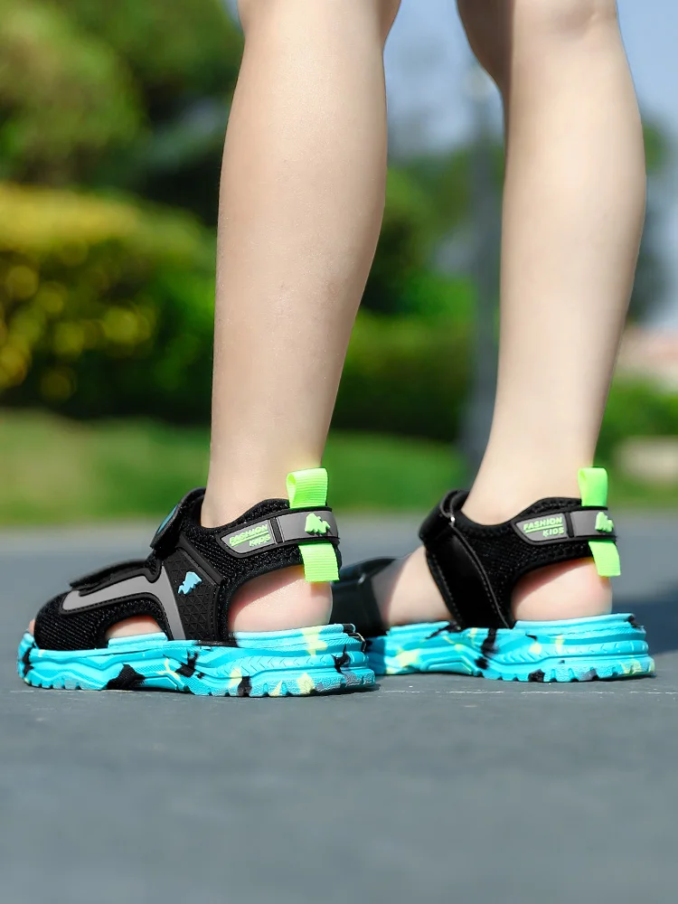 New Summer Beach Water Children Sandals Fashion Shoes Lightweight Non-slip Soft Bottom Shading Leather Boys Comfortable