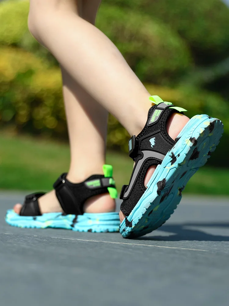 New Summer Beach Water Children Sandals Fashion Shoes Lightweight Non-slip Soft Bottom Shading Leather Boys Comfortable