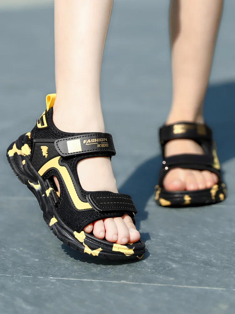 New Summer Beach Water Children Sandals Fashion Shoes Lightweight Non-slip Soft Bottom Shading Leather Boys Comfortable