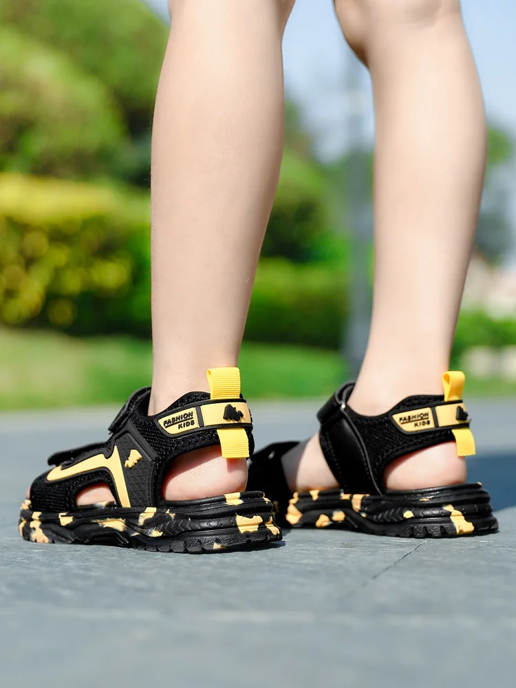 New Summer Beach Water Children Sandals Fashion Shoes Lightweight Non-slip Soft Bottom Shading Leather Boys Comfortable