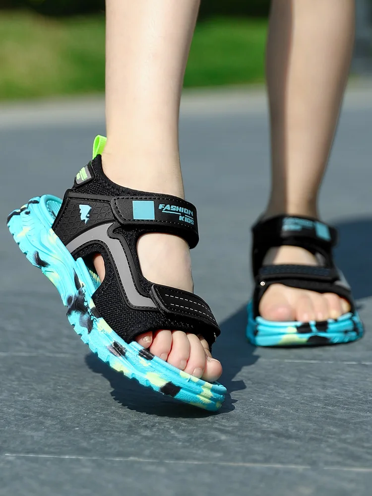 New Summer Beach Water Children Sandals Fashion Shoes Lightweight Non-slip Soft Bottom Shading Leather Boys Comfortable