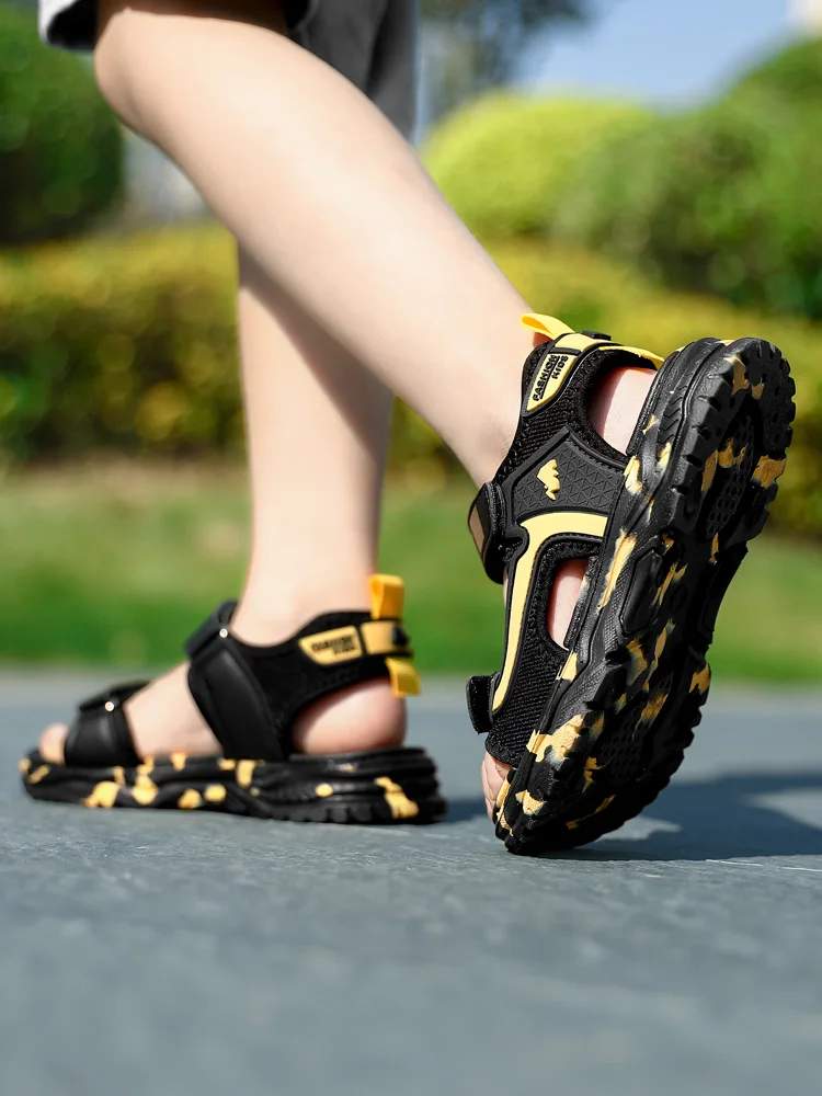 New Summer Beach Water Children Sandals Fashion Shoes Lightweight Non-slip Soft Bottom Shading Leather Boys Comfortable