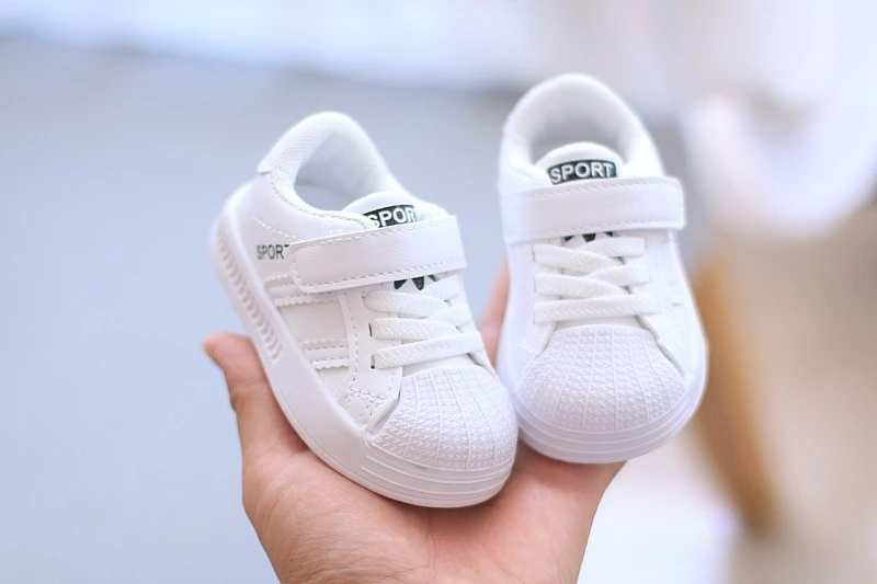 2026 autumn and winter new baby casual sports shoes for boys and girls outdoor breathable non slip comfortable walking shoes