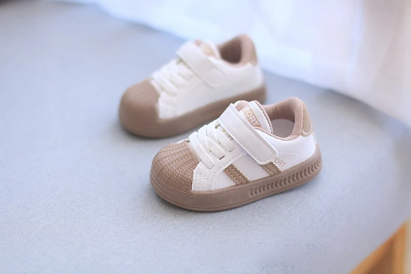 2026 autumn and winter new baby casual sports shoes for boys and girls outdoor breathable non slip comfortable walking shoes