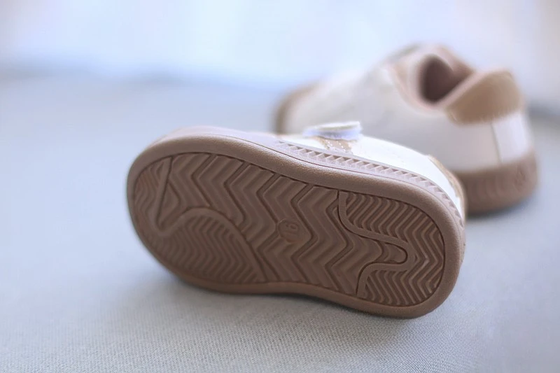 2026 autumn and winter new baby casual sports shoes for boys and girls outdoor breathable non slip comfortable walking shoes