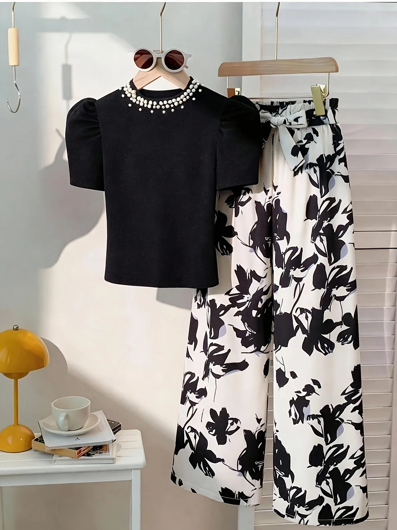 Girls' Casual Outfit Set: T-Shirt with Bead Decoration in Solid Color + Printed Straight-Leg Pants Two-Piece Set, Suitable for 5-13 Year Old Children and Teenage Girls, Versatile Clothing for Home and Outings