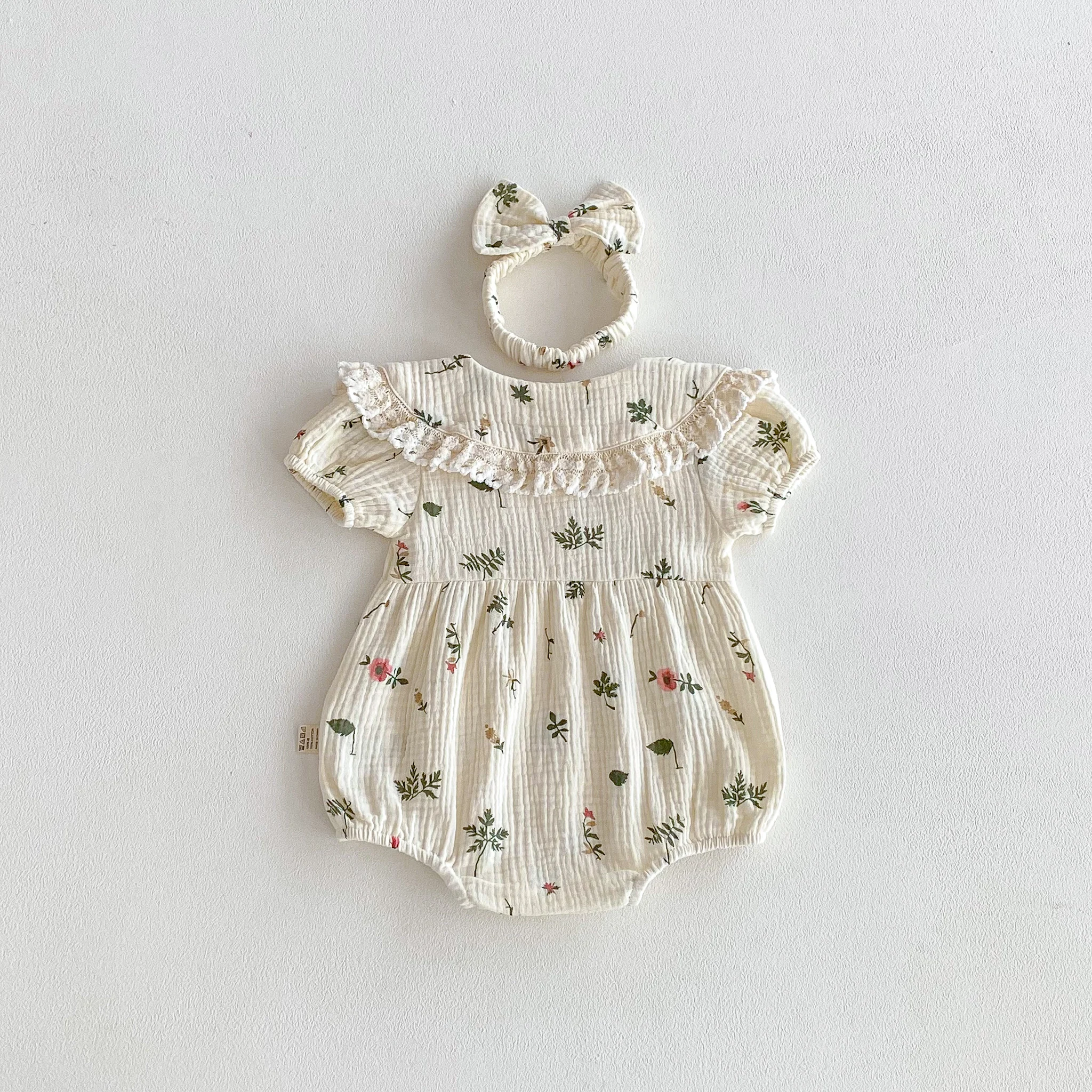 Summer 2026 New Style Baby Girls' Fashionable Crawling Suits, Short Sleeve, with Flower Prints and Flap Collar for Toddlers