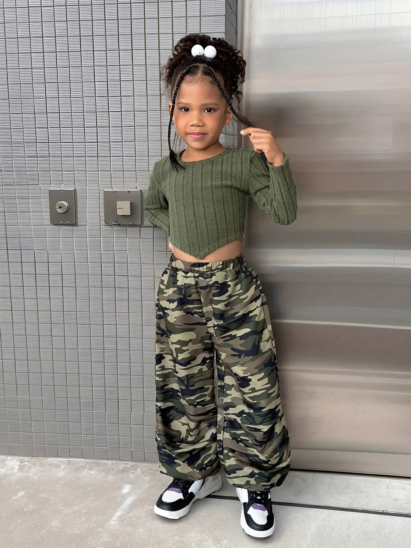 Trendy Girls 2Pcs Co-Ord, Olive Ribbed Long Sleeve Crop Top & Camouflage Wide Leg Trousers for Daily Street Style