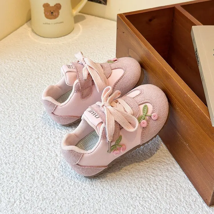 2026 New Girls Fashion Flower Design Casual Shoes Kids Non Slip Comfortable Student Sneakers Outdoor Breathable Sports Shoes