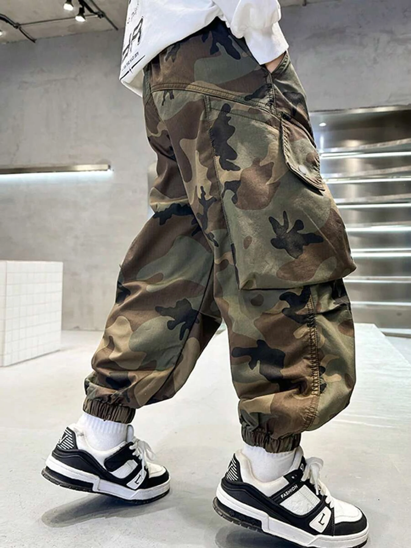 Boys' overalls, camouflage pattern, digital printing, multi-pocket practical pants, large children's size 7-14 years old.