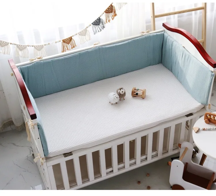 One-piece Waffle Gauze Cotton Washable Baby Crib Bumper Set for Newborns To Prevent Bumps and Falls