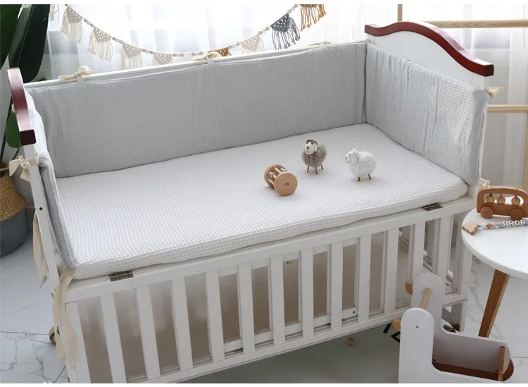 One-piece Waffle Gauze Cotton Washable Baby Crib Bumper Set for Newborns To Prevent Bumps and Falls