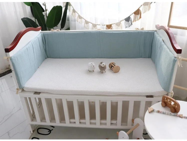 One-piece Waffle Gauze Cotton Washable Baby Crib Bumper Set for Newborns To Prevent Bumps and Falls