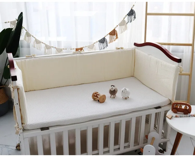 One-piece Waffle Gauze Cotton Washable Baby Crib Bumper Set for Newborns To Prevent Bumps and Falls