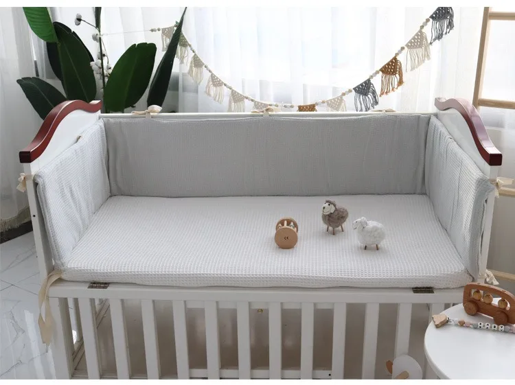 One-piece Waffle Gauze Cotton Washable Baby Crib Bumper Set for Newborns To Prevent Bumps and Falls