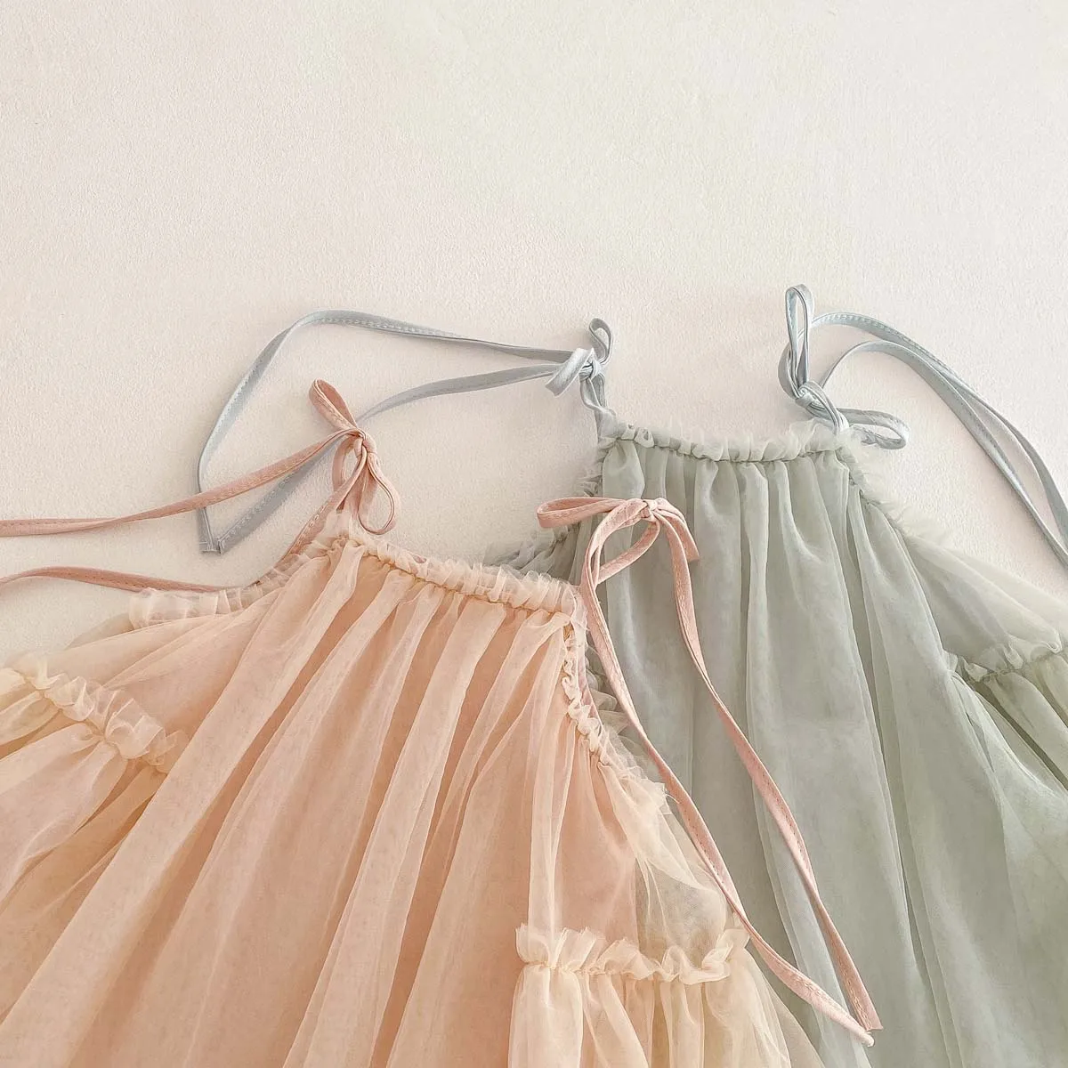 Girls ins strap dress, summer new Korean girls sweet princess dress mesh strap dress, suitable for going out