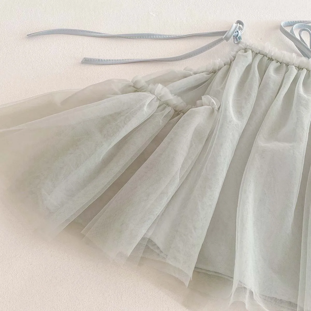 Girls ins strap dress, summer new Korean girls sweet princess dress mesh strap dress, suitable for going out