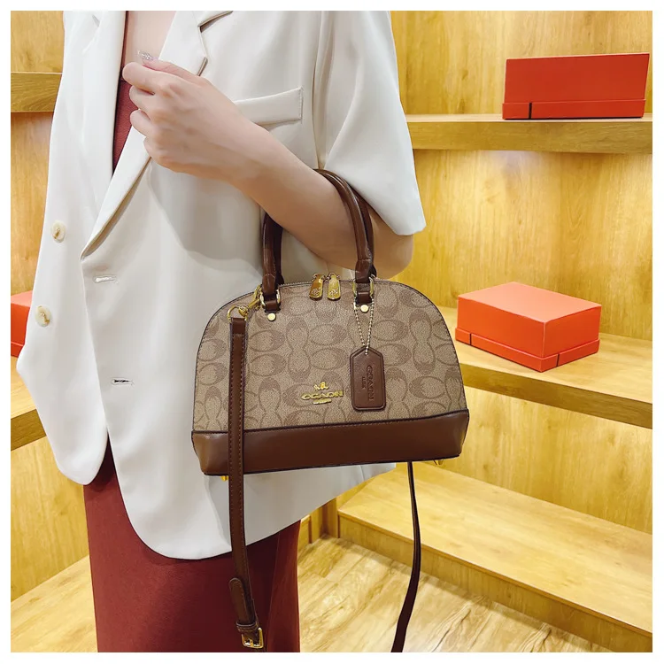 2026 Fashion Retro Shoulder Bag, Classic and Versatile Shell Bag Style, Suitable for Women's Everyday Wear, Single Shoulder Prin