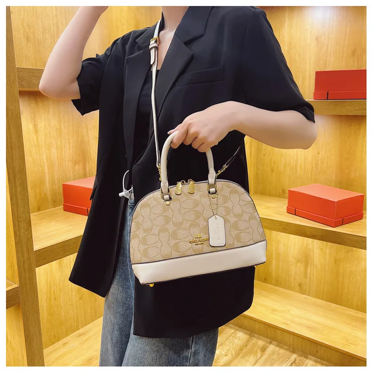 2026 Fashion Retro Shoulder Bag, Classic and Versatile Shell Bag Style, Suitable for Women's Everyday Wear, Single Shoulder Prin