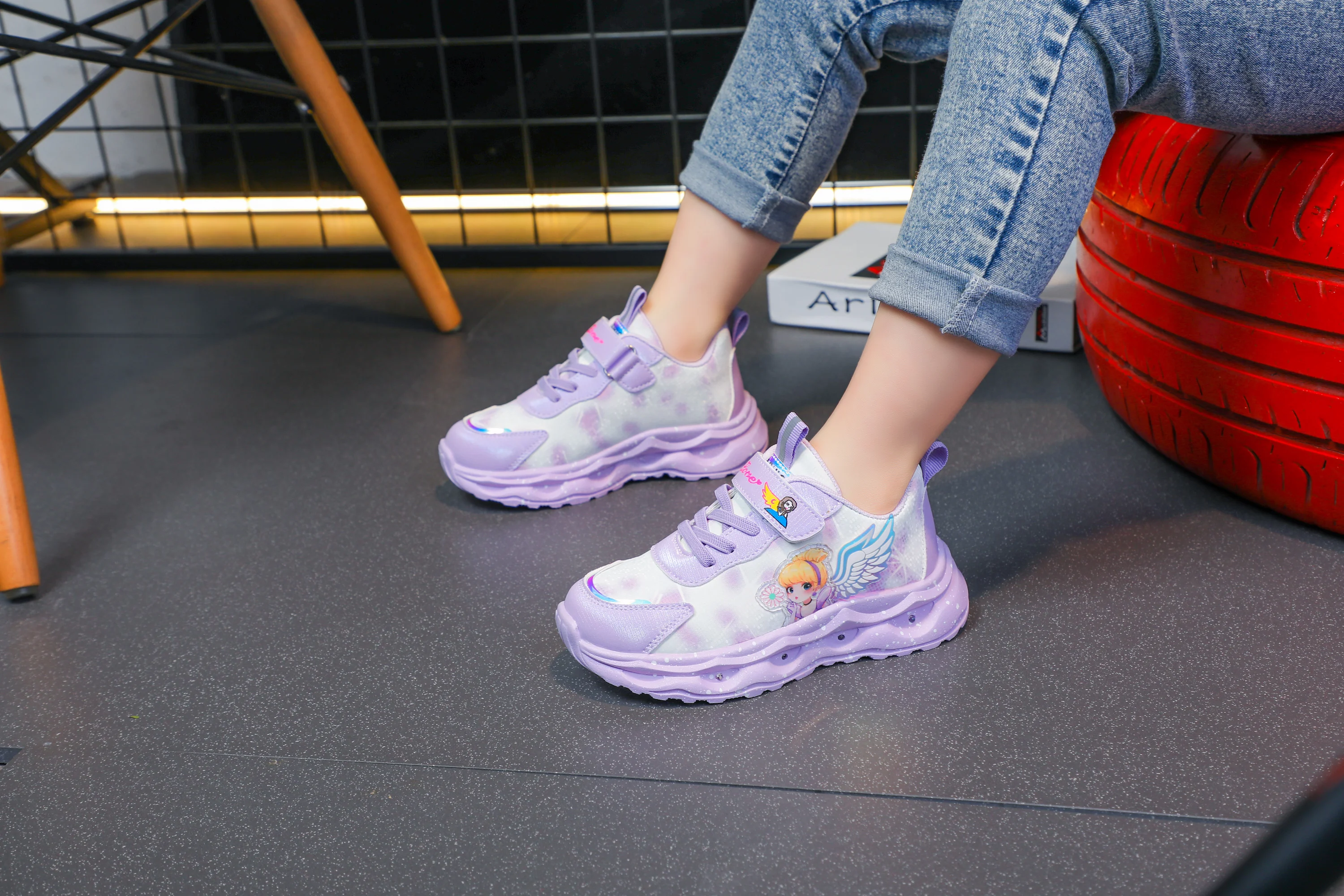 Girls' Cute and Fashionable Cartoon Princess Casual Shoes Led Wings Comfortable Sneakers
