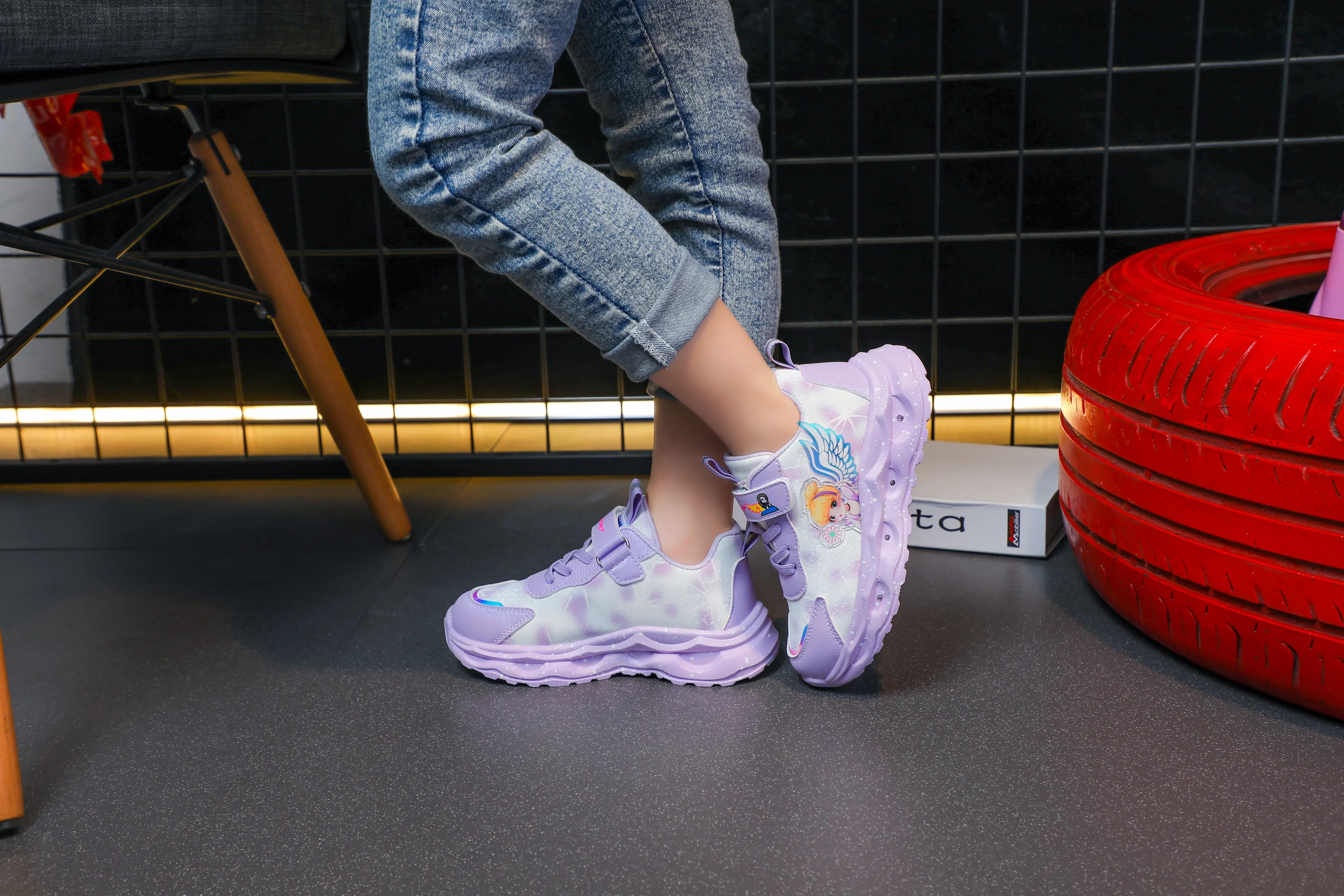 Girls' Cute and Fashionable Cartoon Princess Casual Shoes Led Wings Comfortable Sneakers