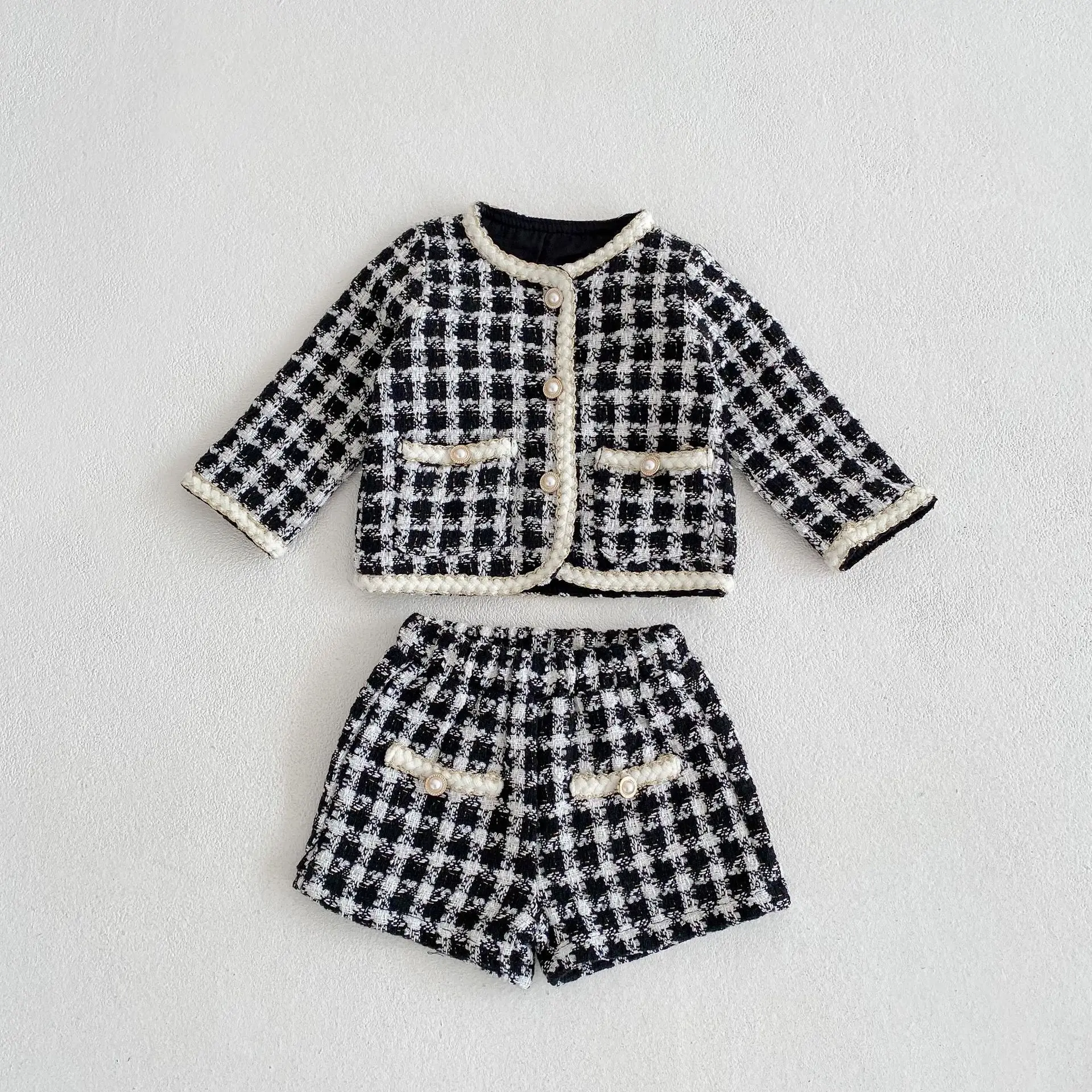 Spring and Autumn Two-Piece New Baby Girl Black Checkered Long-Sleeved Shirt with Open Top Jacket and Shorts