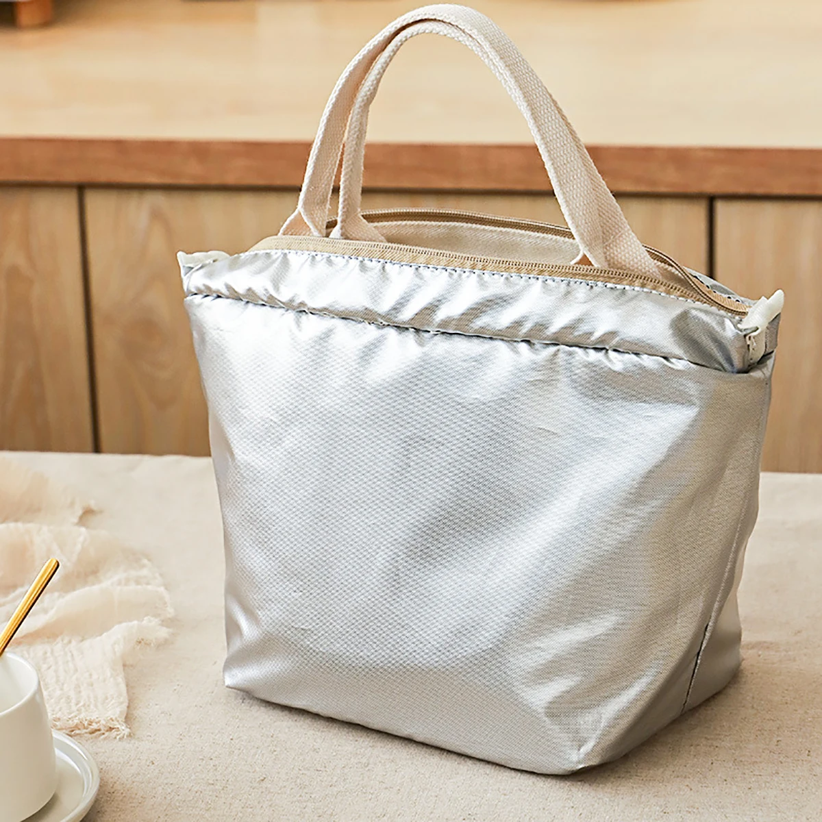 Versatile Canvas Insulated Lunch Bag with Zipper - Portable Storage Tote for Travel & Picnics, Easy-Clean Square Organizer