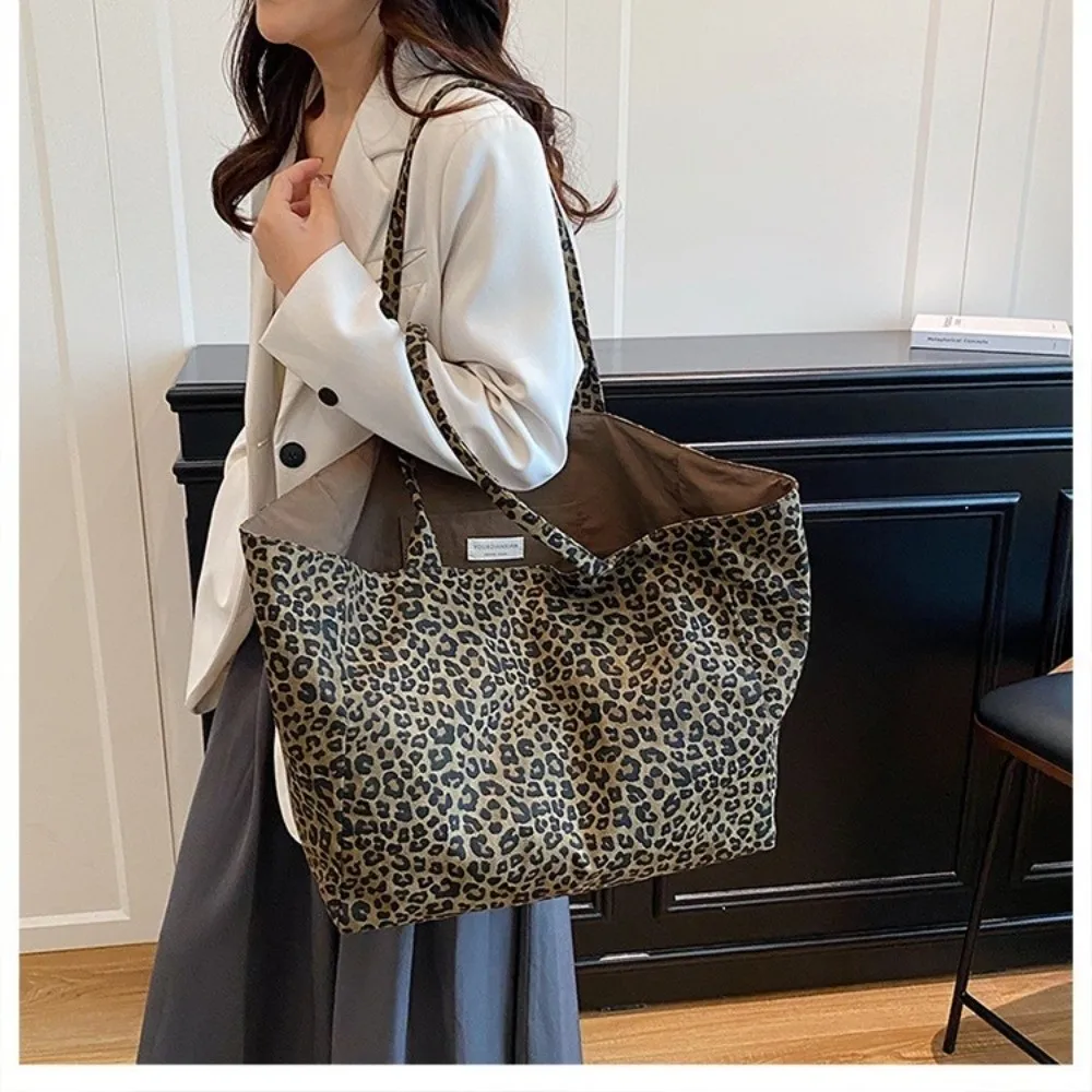 Fashion Leopard Print Shoulder Bag Large Capacity Hand-held Women Tote Bag Texture Underarm Bag Crossbody Bag
