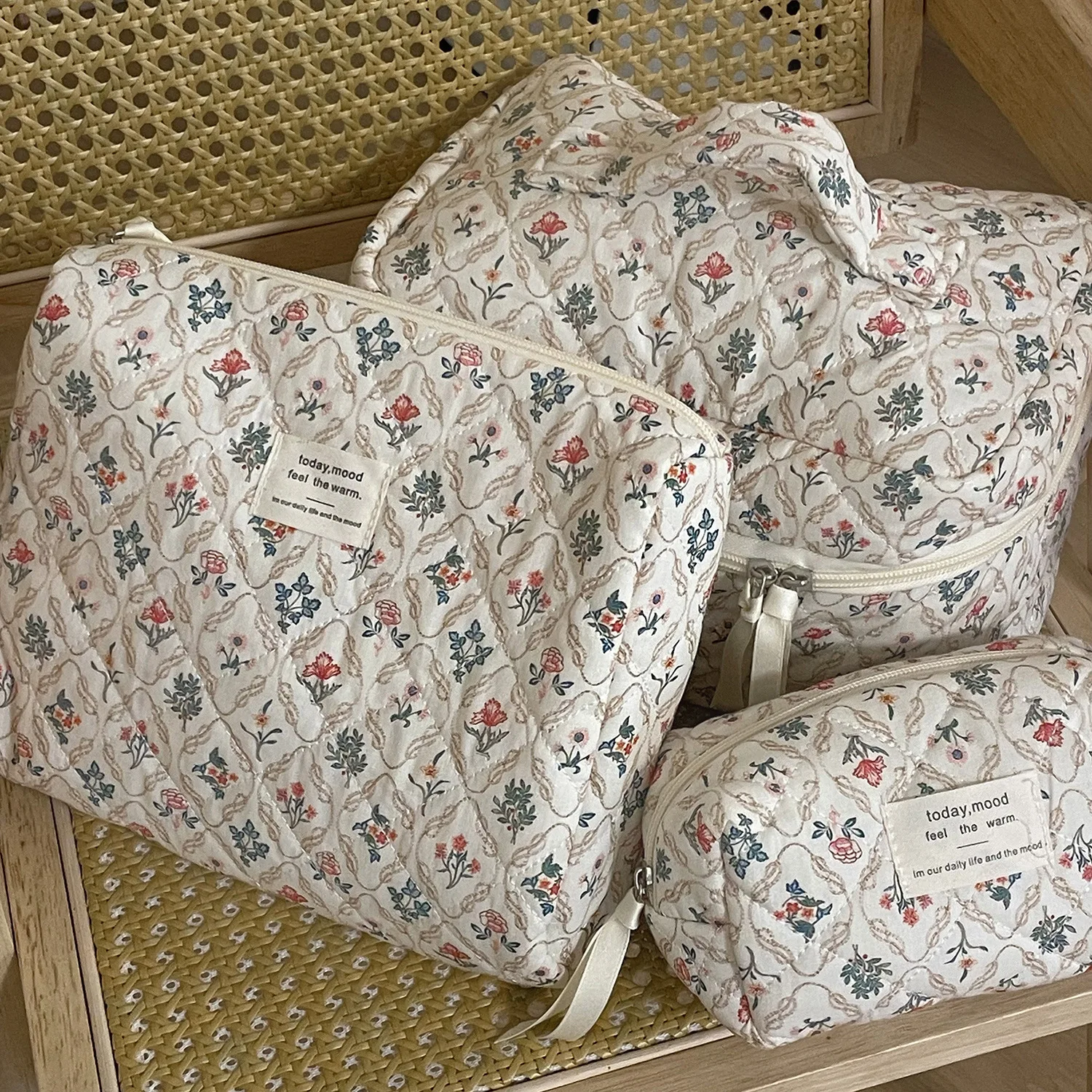 Fashion Vintage Flower Women Makeup Bag Cotton Tote Portable Female Cosmetic Storage Handbag Travel Organizer Zipper Quilted Bag