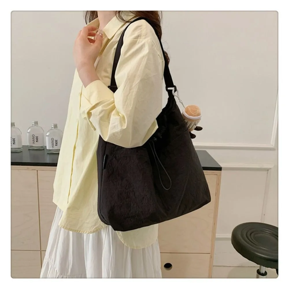 Fashion Travel Casual Nylon Tote Bag Drawstring Shoulder Bag Large Capacity Waterproof Crossbody Bucket Bag Women