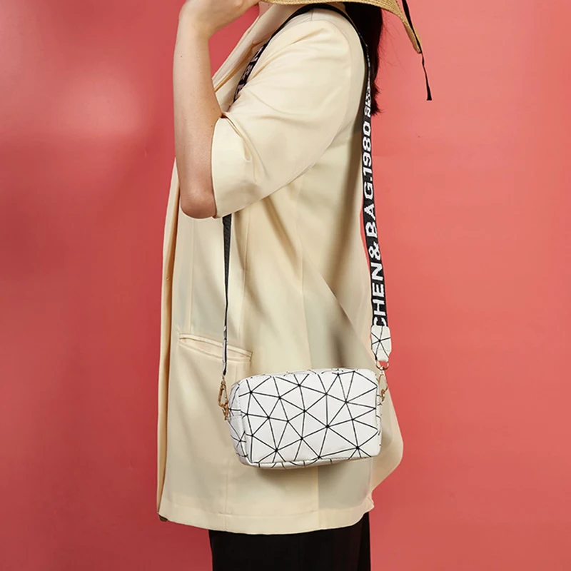 Yogodlns Fashion Laser Shoulder Messenger Bag Female Small Square Bag PU Leather Crossbody Bag Trendy New Satchel Bag Bolsa