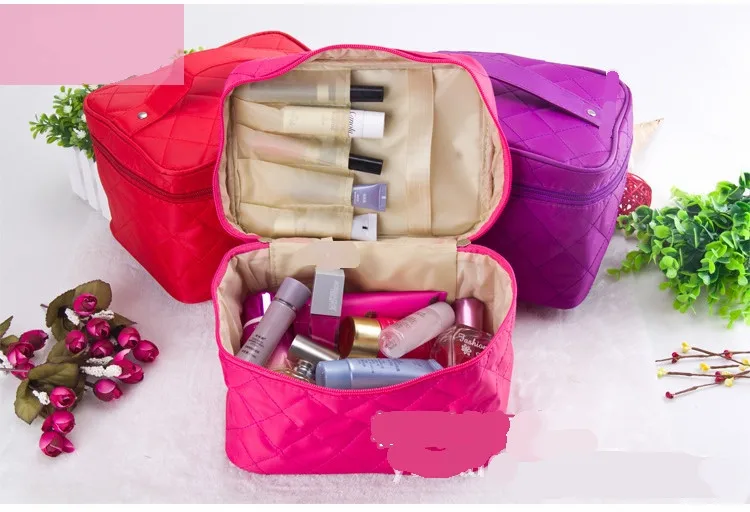 Cosmetic Box 2026 Female Quilted Professional Cosmetic Bag Women's Large Capacity Storage Handbag Travel Toiletry Makeup Bag ML1