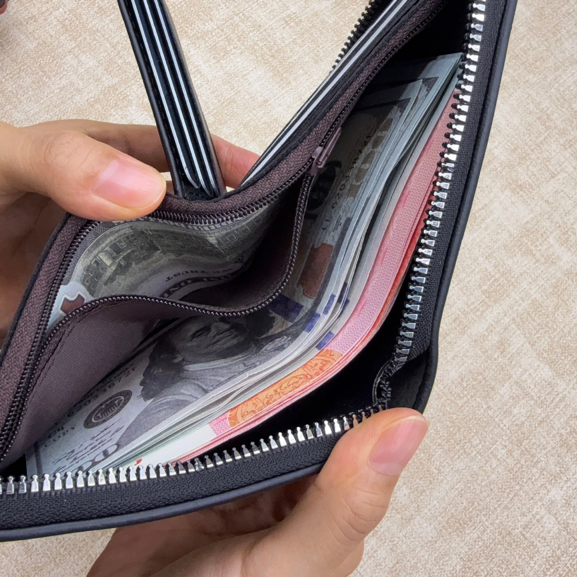 Men's Wallet Made of PU Wax Oil Skin Purse for Men Coin Purse Short Male Card Holder Wallets Zipper Around Money Coin Purse New