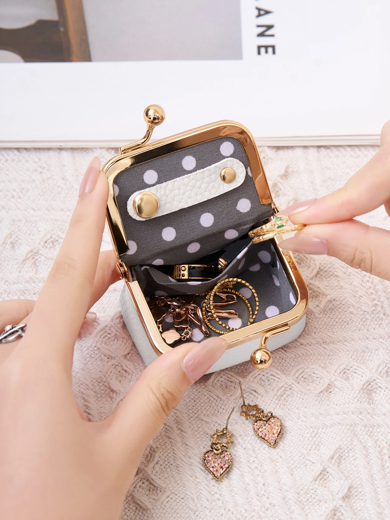 New Mini Women's Solid Color PU Leather Jewelry Box Can Store Rings Necklaces Earrings Portable Coin Purse With Kiss Clasp