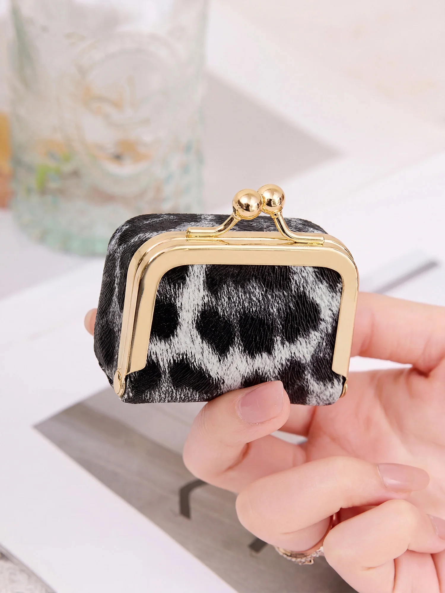 New Mini Women's Solid Color PU Leather Jewelry Box Can Store Rings Necklaces Earrings Portable Coin Purse With Kiss Clasp