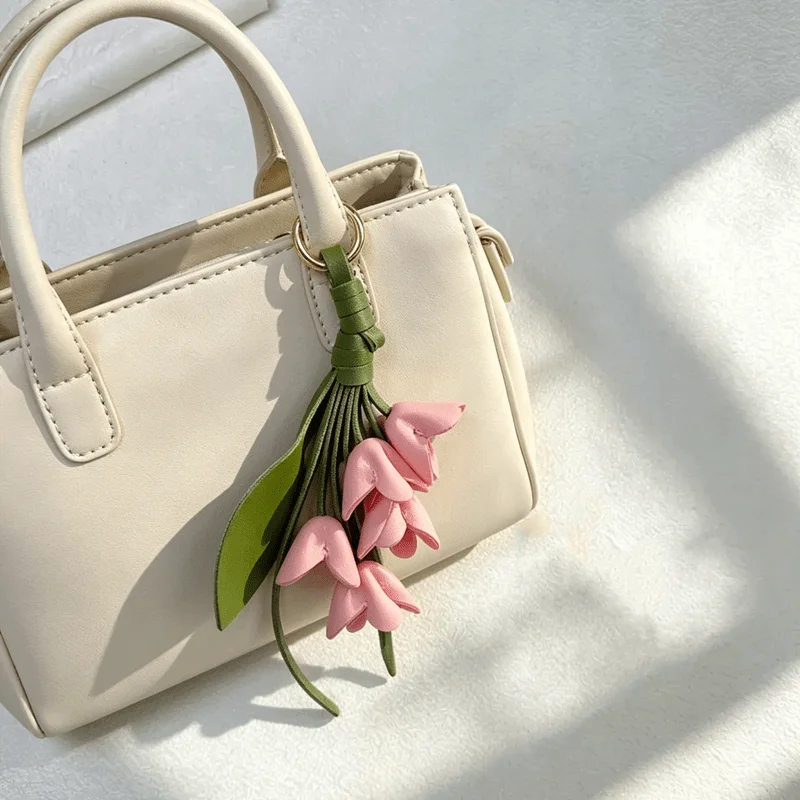 Handmade PU Leather Lily of The Valley Keychain Creative Bag Charm, Suitable for Wedding Favors and Blessing Gifts.