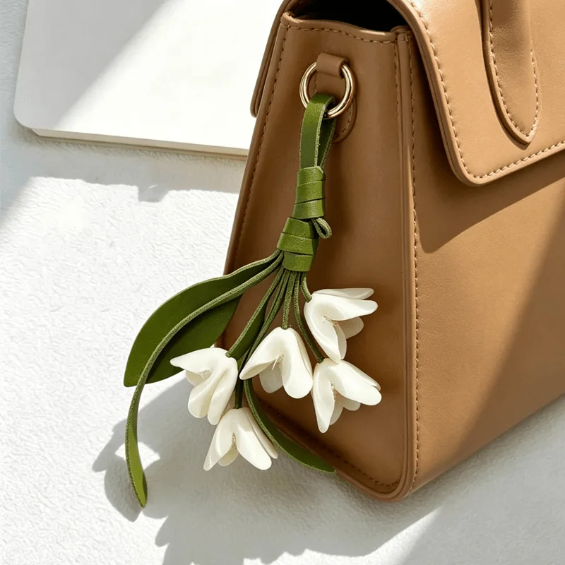 Handmade PU Leather Lily of The Valley Keychain Creative Bag Charm, Suitable for Wedding Favors and Blessing Gifts.