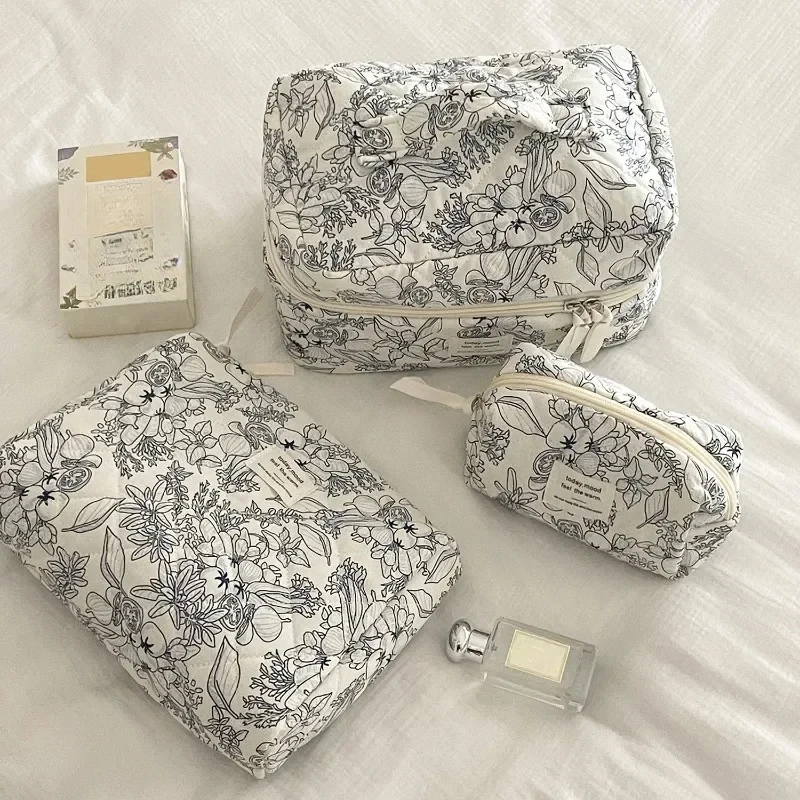 1pcs Cotton Black Flower Women Cosmetic Bag Fabric Storage Bags Small Big Capacity Travel Organzier Pouch Women Makeup Case
