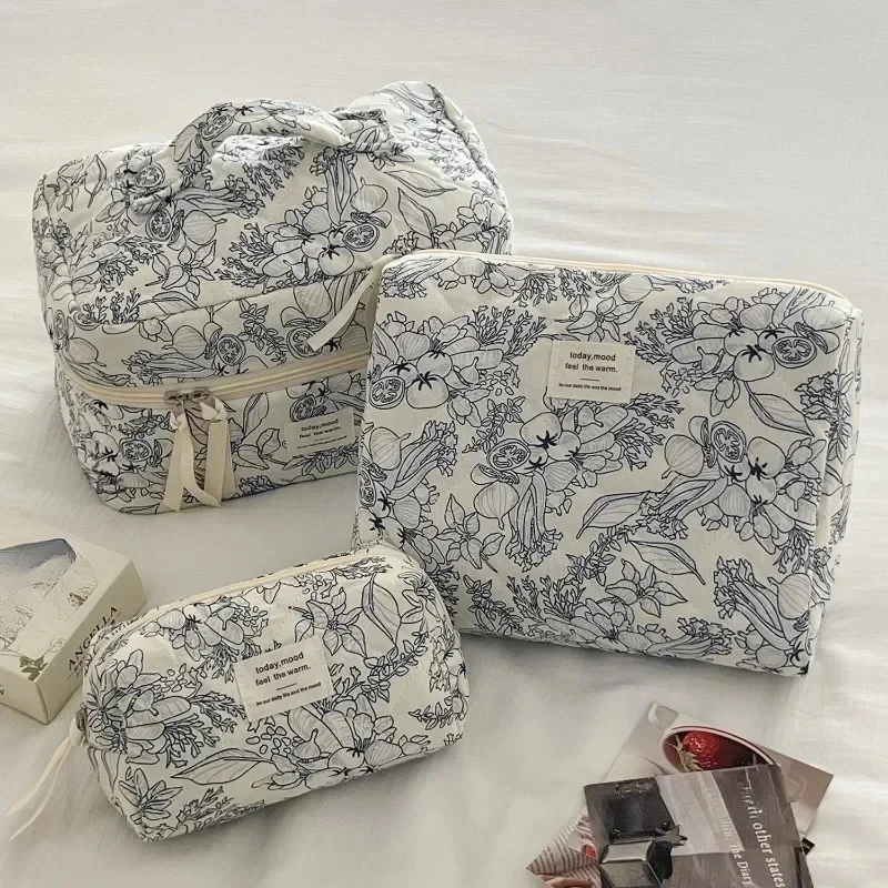 1pcs Cotton Black Flower Women Cosmetic Bag Fabric Storage Bags Small Big Capacity Travel Organzier Pouch Women Makeup Case