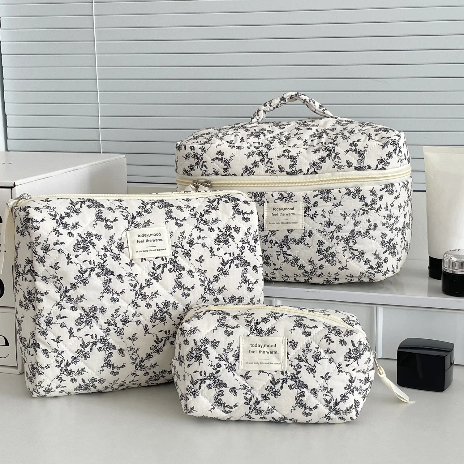 1pcs Cotton Black Flower Women Cosmetic Bag Fabric Storage Bags Small Big Capacity Travel Organzier Pouch Women Makeup Case