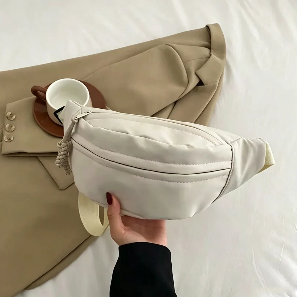 Simple and Lightweight Unisex Chest Bag, Crossbody Bag, Shoulder Bag, with Adjustable Shoulder Strap, Built-In Large Capacity Design, Frees Your Hands, Suitable for Daily Commuting, Travel, and Student Use