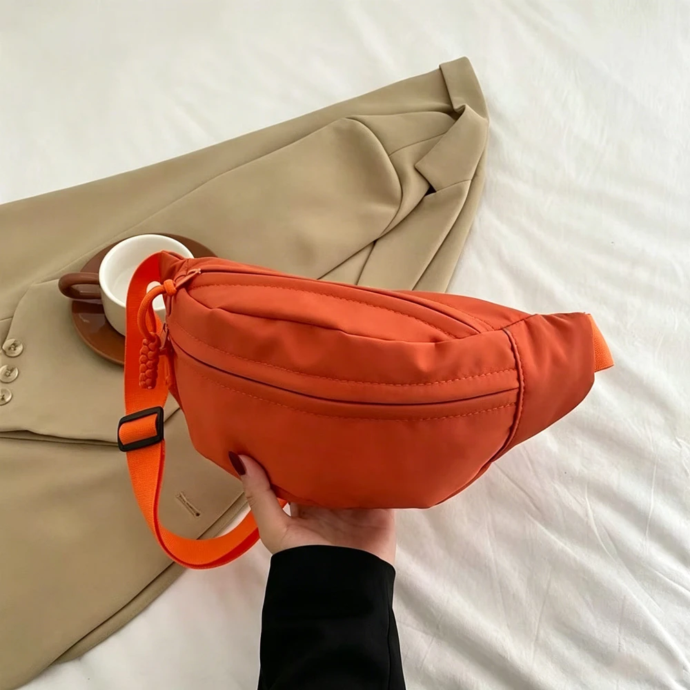 Simple and Lightweight Unisex Chest Bag, Crossbody Bag, Shoulder Bag, with Adjustable Shoulder Strap, Built-In Large Capacity Design, Frees Your Hands, Suitable for Daily Commuting, Travel, and Student Use