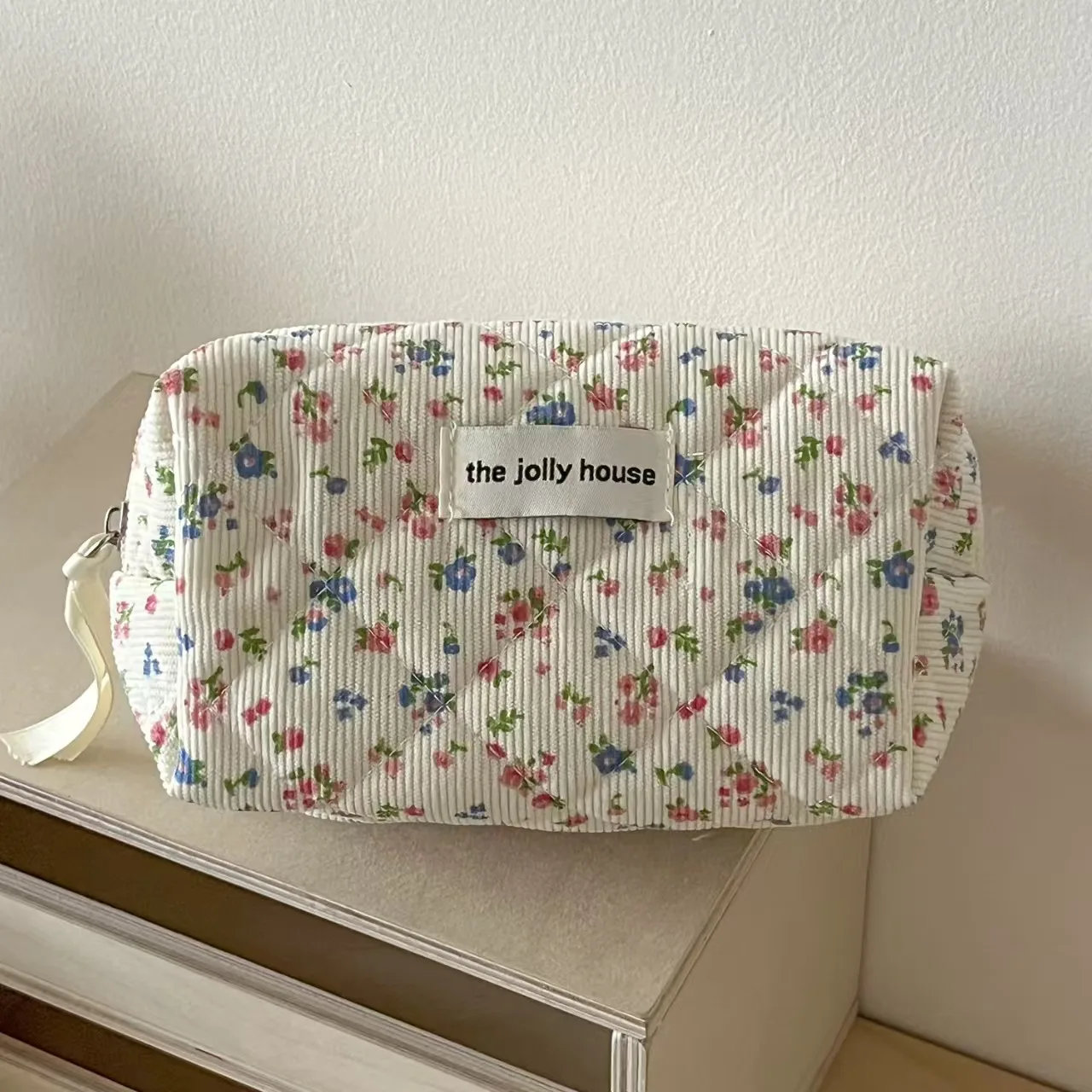 Storage Organizer Floral Puffy Quilted Makeup Bag Flower Printed Cosmetic Pouch Large Travel Cosmetic Bag Make up Aesthetic