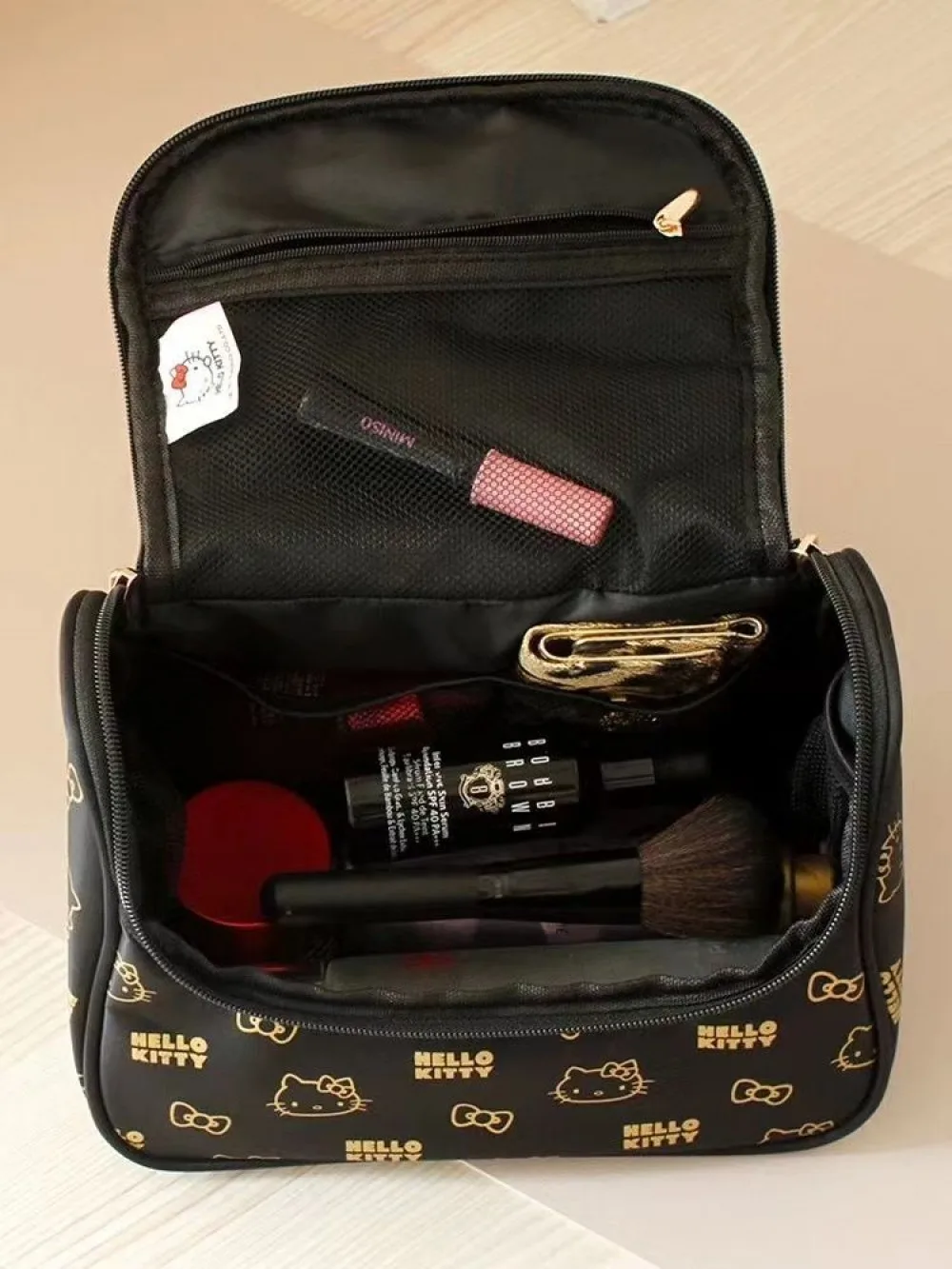 Portable, hangable travel skincare and makeup storage bag, large-capacity cosmetic bag, Sanrio waterproof portable toiletry bag,