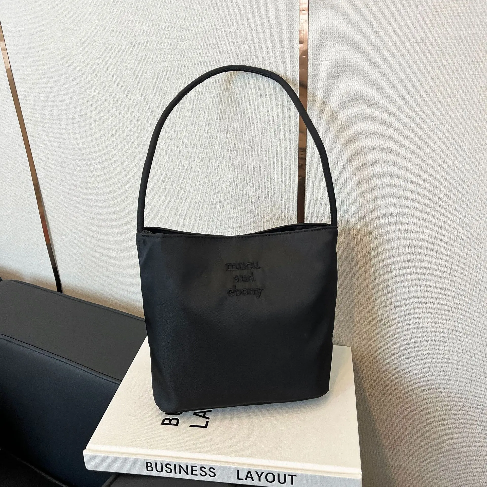 Embroidered Small Square Bag, Bucket-Shaped Nylon Fashion Trendy Commuter Japanese-Style Bucket Bag, New Spring/Summer Single-Shoulder Bag