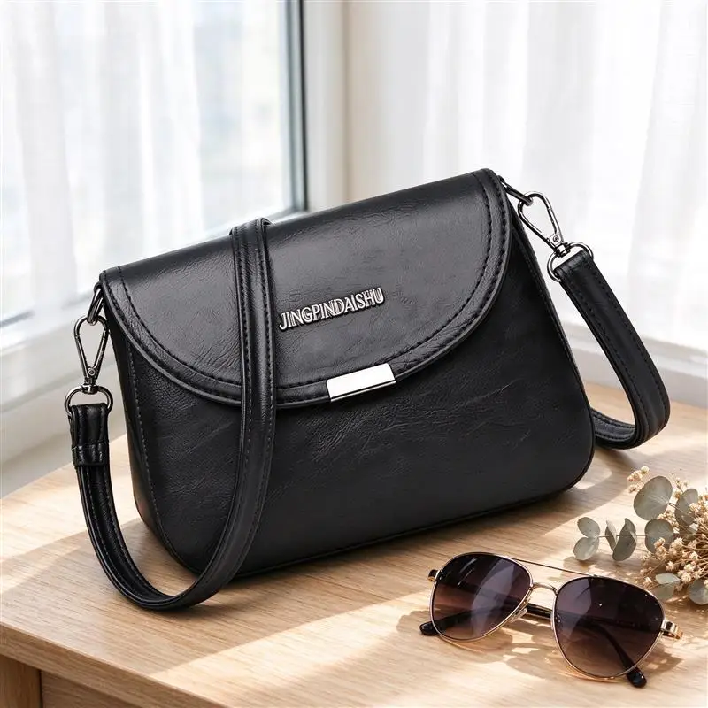 The Neutral Color Bags Are Suitable for Daily Commuting and Office Use. They Come in Single-Shoulder and Hand-Held Styles.