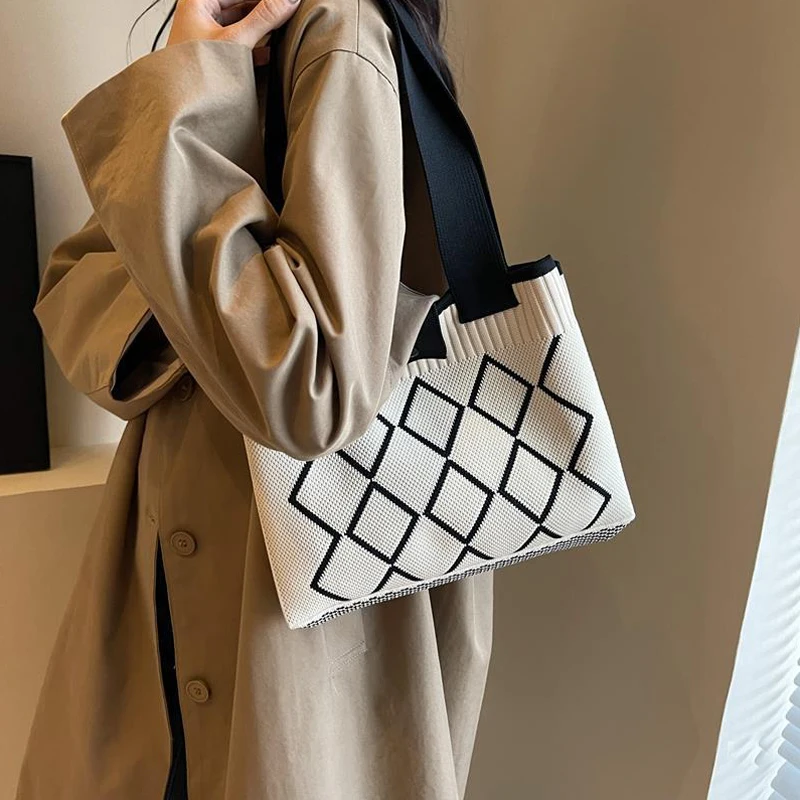 New Fashion Shoulder Bag Large Capacity Women Bags Handheld Versatile Knittted Corchet Shoulder Tote Bags